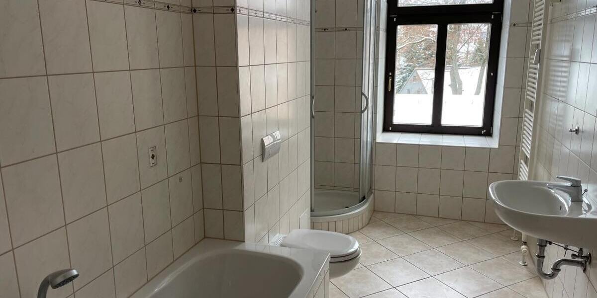 Zur Selbstnutzung und Anlage! Jetzt 4 von 6 Wohnungen zu verkaufen - mit Garagen und Stellplätzen! - Etagenwohnung Bärenstein | Angebot:26003488