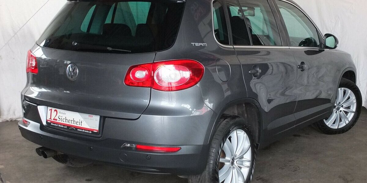 VW Tiguan TEAM orig.ATM ca 52 tkm XENON AHK PARKPILOT 112.432 km 10.398 &euro; Köln 50858