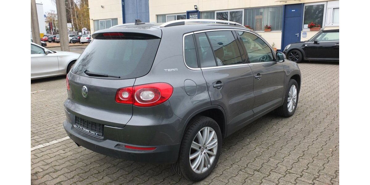 VW Tiguan TEAM orig.ATM ca 52 tkm XENON AHK PARKPILOT 112.432 km 10.598 € Köln 50858