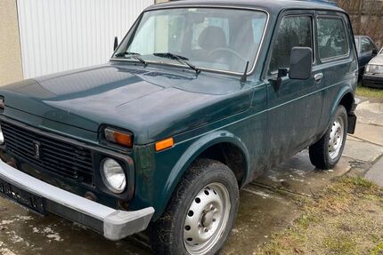 Lada Niva 44.000 km 6.985 &euro; Trebbin 14959