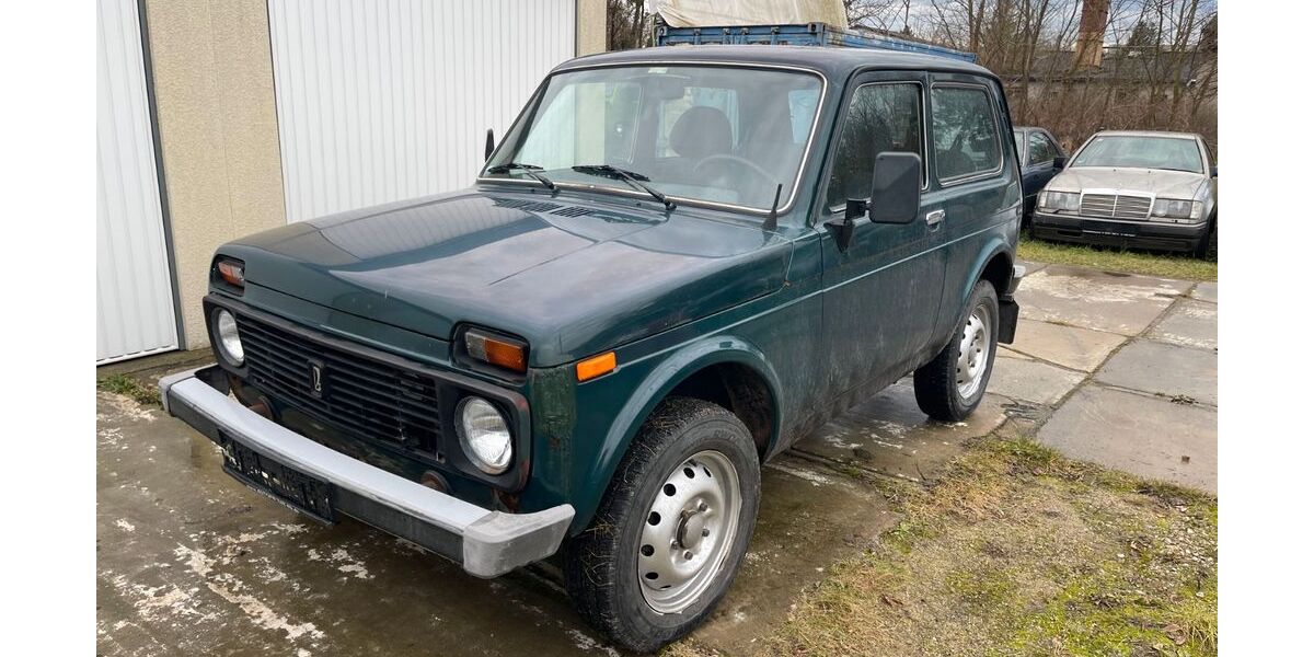 Lada Niva 44.000 km 6.985 &euro; Trebbin 14959