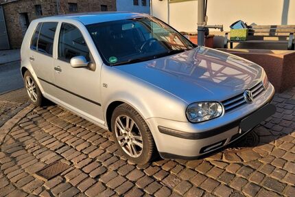 VW Golf 156.300 km 690 &euro; Wiesbaden 65207