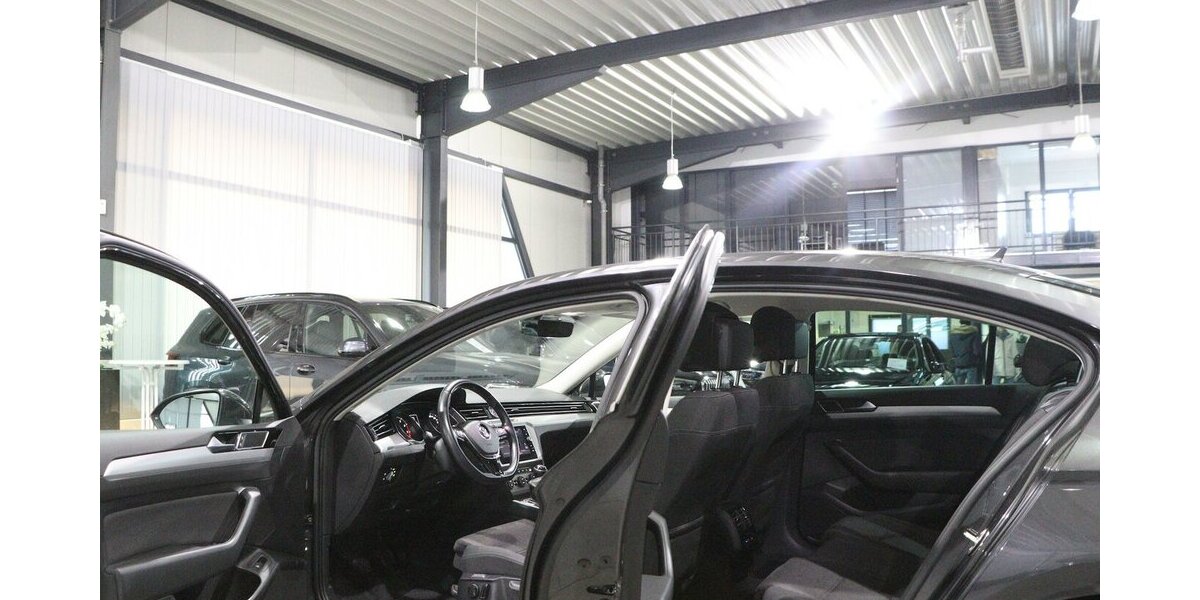 VW Passat 1.4 TSI Comfortline NAVI-DM+APPLE+ANDROID 159.000 km 11.888 &euro; Hamm 59077