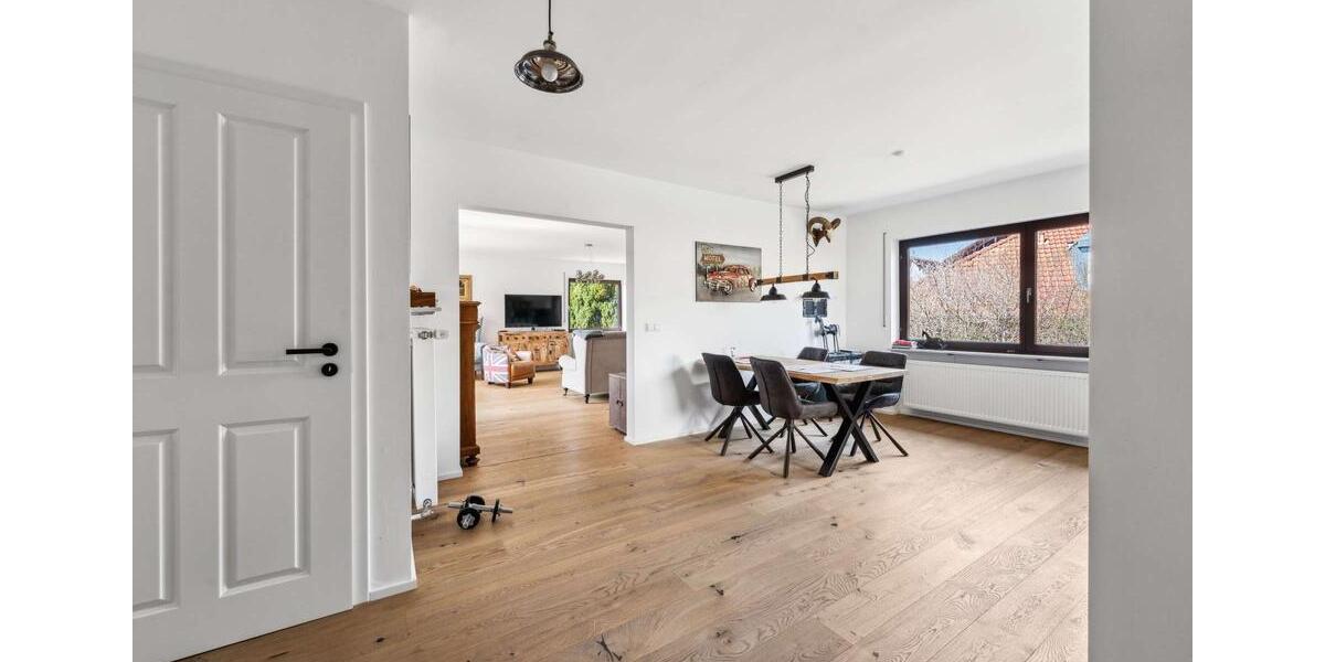 Einfamilienhaus Würzburg Dürrbachau - 8 Zimmer, 208 m&sup2;, 2.700&euro; | Angebot:26185050