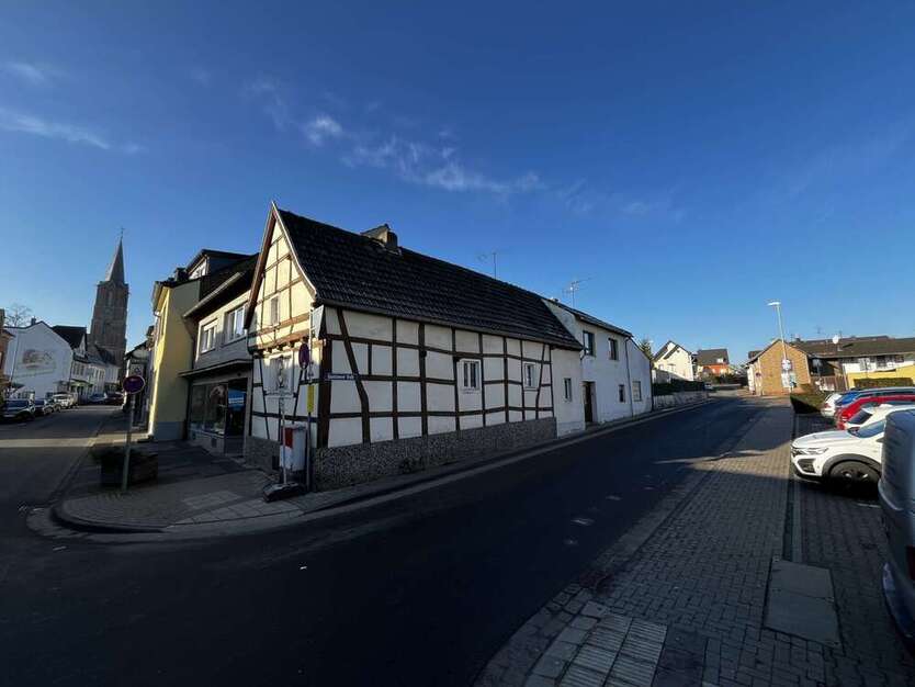 Haus zum Kaufen in Alfter Witterschlick 230.000 € 161 m²