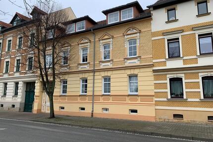 modernehelle DG-Wohnung 2Zi Küche o. EBKBadStellplatz ca. 50m²