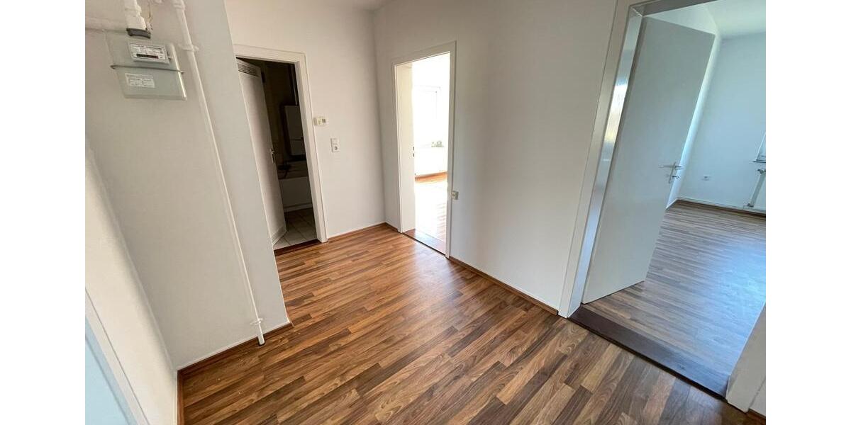 Dachgeschoßwohnung Salzgitter - 3 Zimmer, 65 m&sup2;, 395&euro; | Angebot:26068344