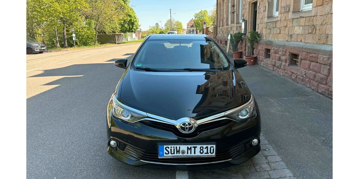 Toyota Auris 182.000 km 8.700 &euro; Birkweiler 76831