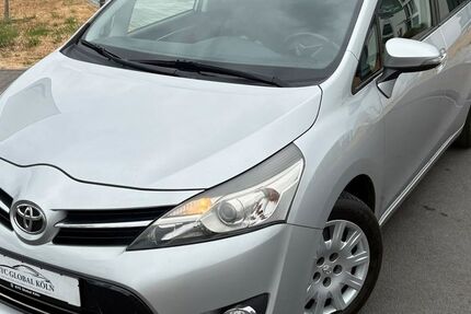 Toyota Verso 330.000 km 3.950 &euro; Köln (Ostheim) 51107