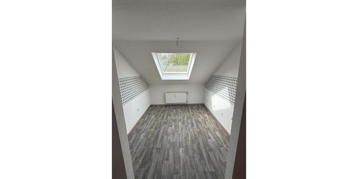 Dachgeschoßwohnung Wesel Bislich - 3.5 Zimmer, 70 m&sup2;, 560&euro; | Angebot:26393522
