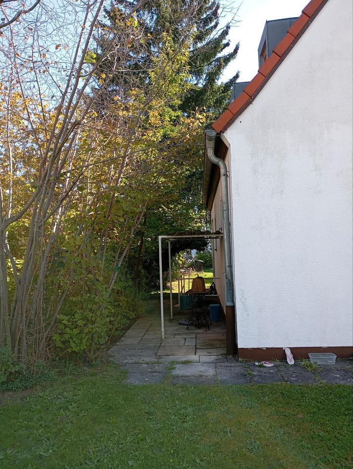 Baugrundstück mit kernsanierungsbedürftigem Einfamilienhaus zimmer