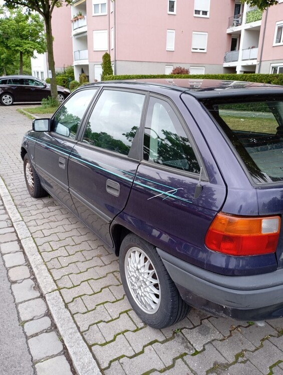 Opel Astra 88.000 km 1.300 € Oberasbach 90522