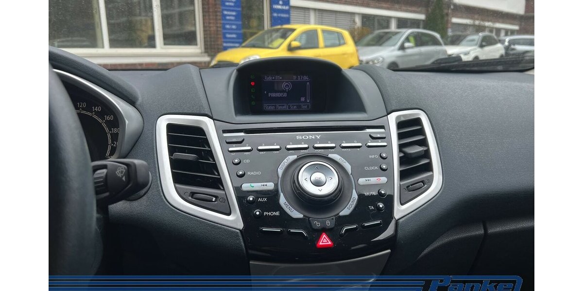 Ford Fiesta Titanium*Keyless*PDC*LED*Tel.*Chrom*GAS* 178.353 km 4.490 &euro; Berlin 13187