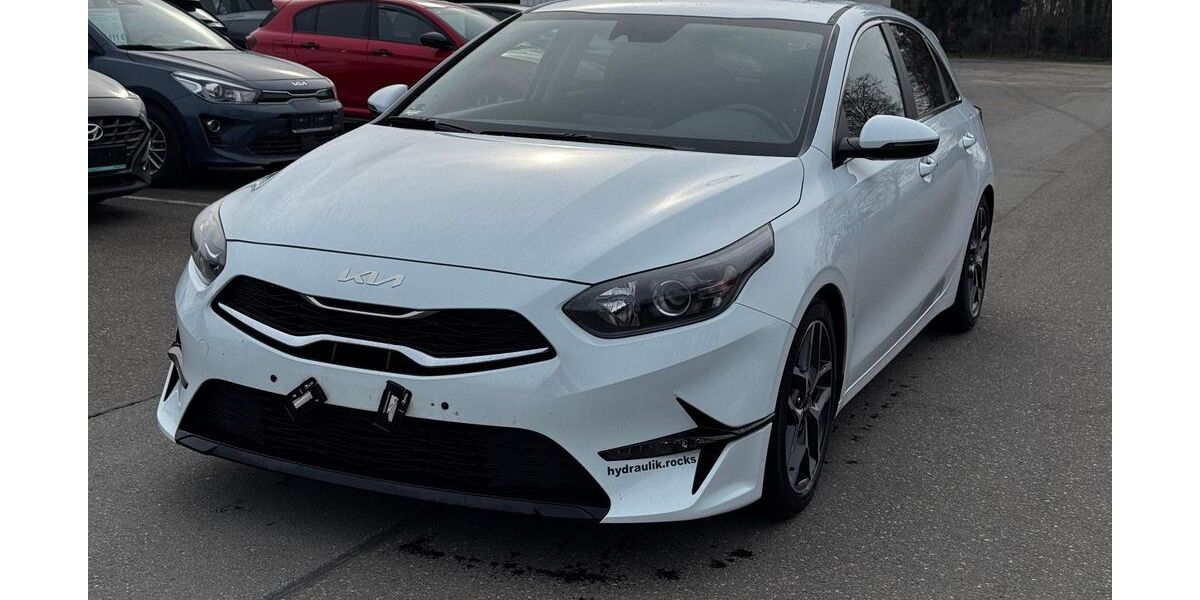 Kia ceed / Ceed 73.000 km 16.499 &euro; Oberlungwitz 09353