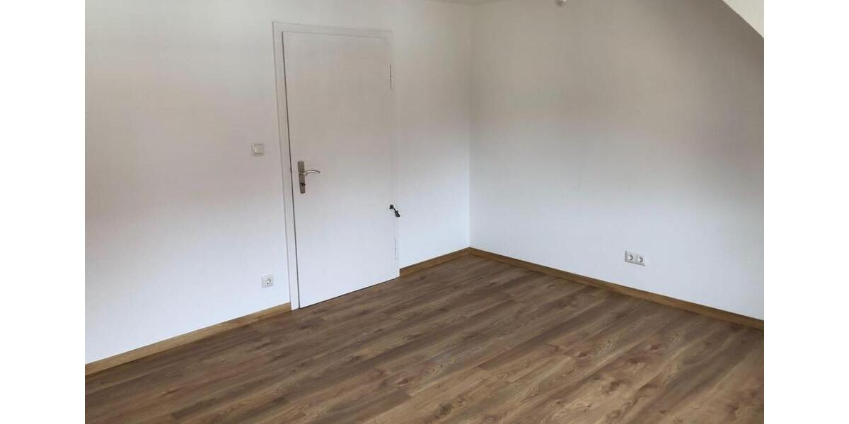 Reihenhaus Nürtingen - 5 Zimmer, 110 m&sup2;, 1.650&euro; | Angebot:25755130