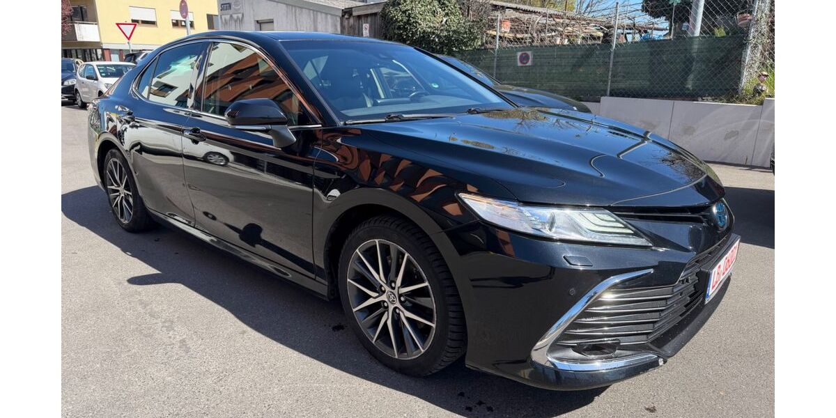 Toyota Camry 208.000 km 17.999 &euro; Ditzingen 71254