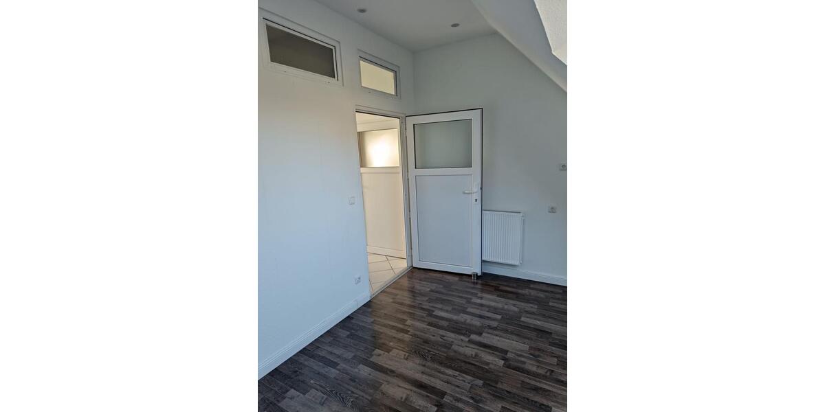 Dachgeschoßwohnung Hambühren - 1 Zimmer, 30 m&sup2;, 350&euro; | Angebot:25483264