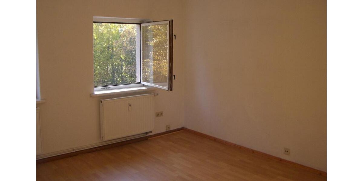 Dachgeschoßwohnung Lauchhammer - 5 Zimmer, 80 m&sup2;, 485&euro; | Angebot:26417136