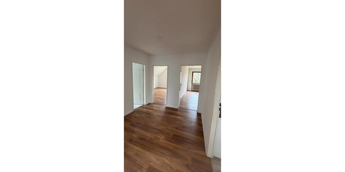 Dachgeschoßwohnung Hamburg Wandsbek - 3 Zimmer, 130 m&sup2;, 1.620&euro; | Angebot:26409655