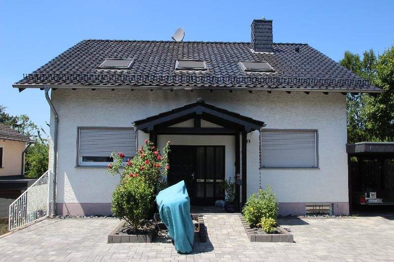 Modernisierte Eigentumswohnung EG 4 Zimmer+ große Terrasse mit Fernblick Gäste-WC Carport Stellplatz 4 zimmer