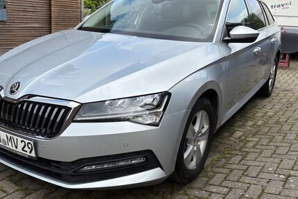 Skoda Superb 143.380 km 16.500 &euro; Trams 19417