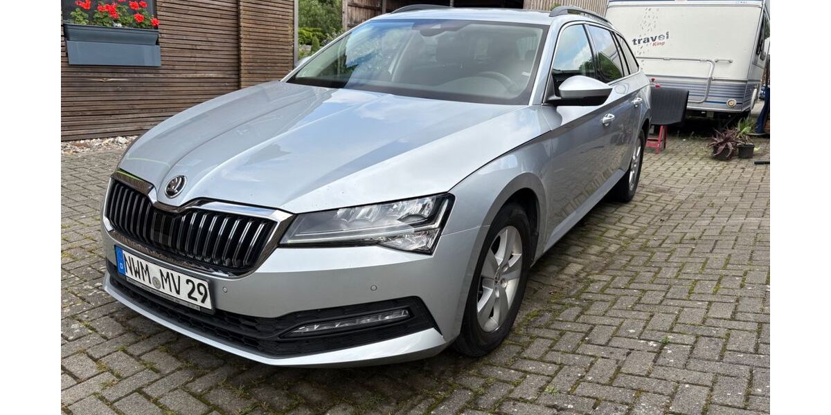 Skoda Superb 143.380 km 16.500 &euro; Trams 19417