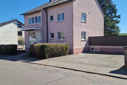 EG-Wohnung 2 Garagen,4 Stellplätze und Garten zimmer