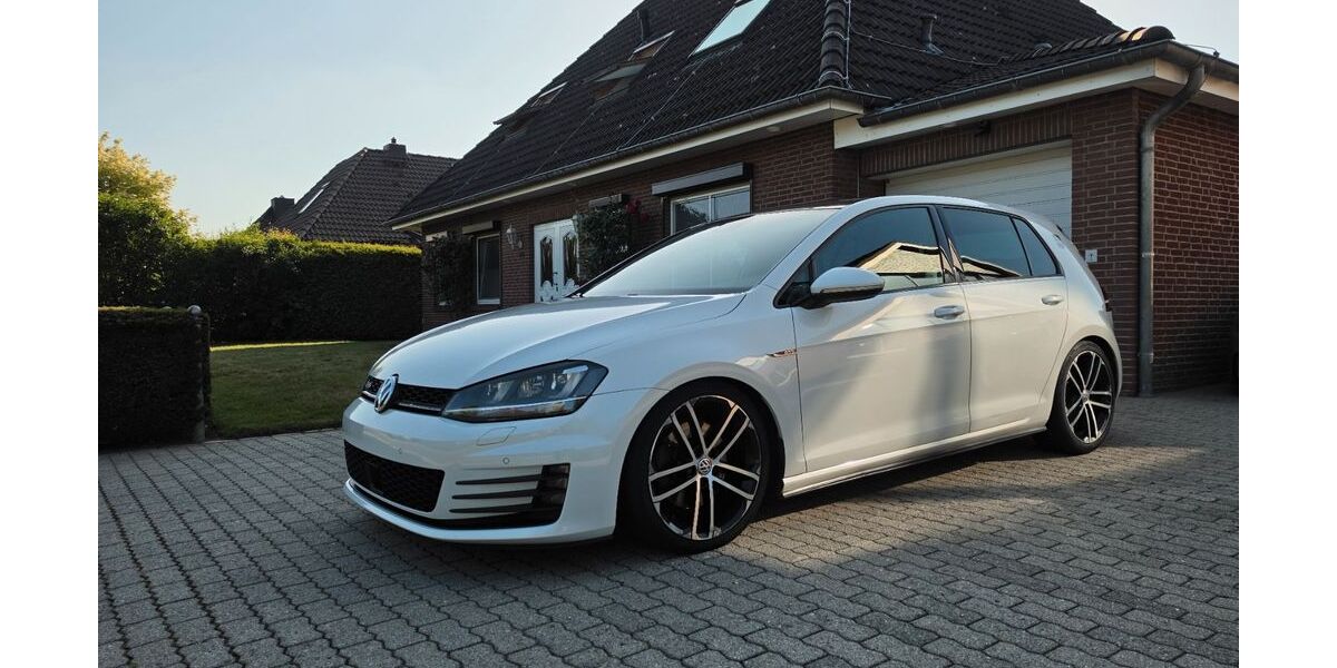 VW Golf 249.000 km 10.300 &euro; Brunsbüttel 25541