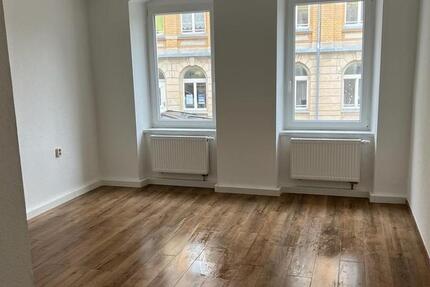 Rarität - Tolle 5 Zimmer Altbauwohnung mit EBK - Frisch Renoviert - 300m vom Markplatz 5 zimmer