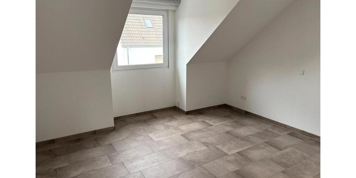 Dachgeschoßwohnung Menden (Sauerland) Berkenhofskamp - 2 Zimmer, 53 m&sup2;, 690&euro; | Angebot:26040066
