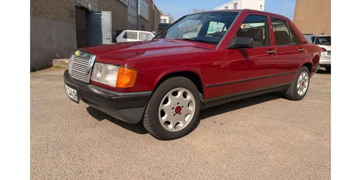 Mercedes-Benz 190 177.000 km 6.900 &euro; Frankfurt am Main 65933