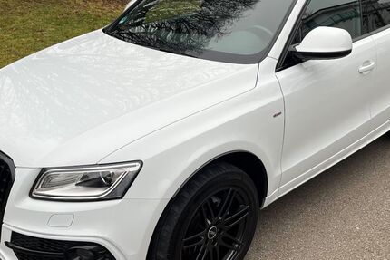 Audi Q5 208.890 km 16.950 € München 81479