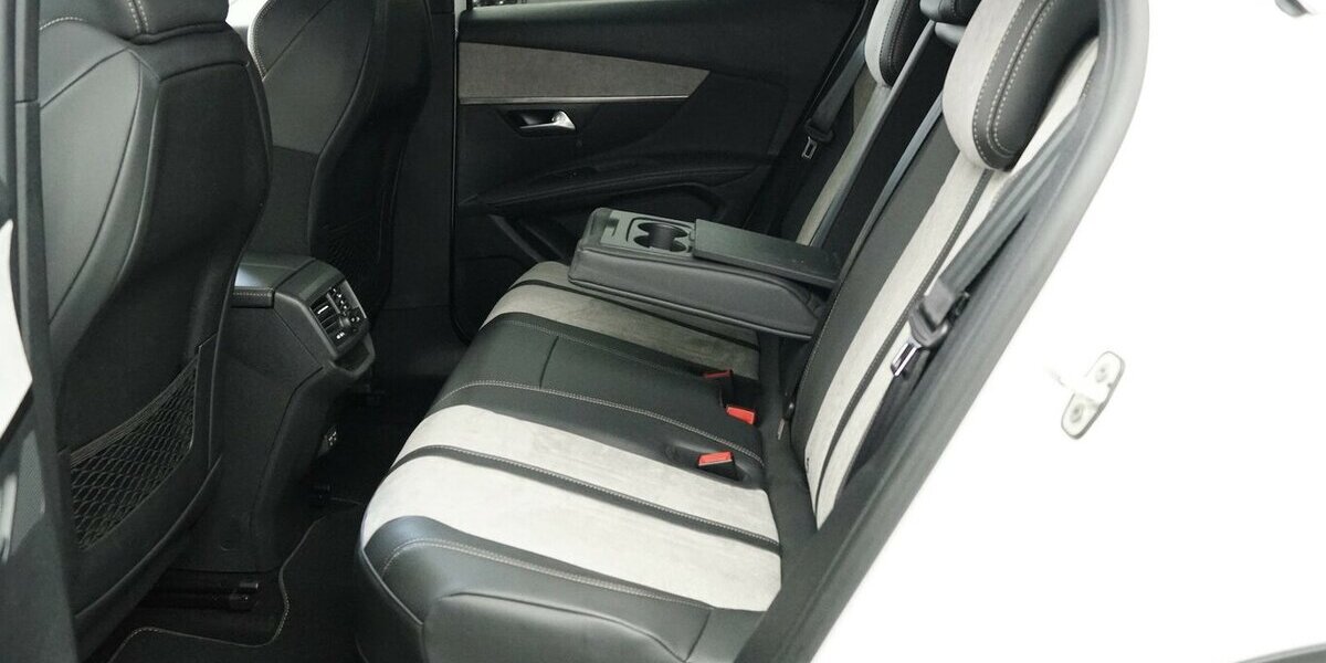 Peugeot 3008 225 GT Plug-In Hybrid LED CARPLAY LEDER 52.400 km 21.220 &euro; Lich 35423