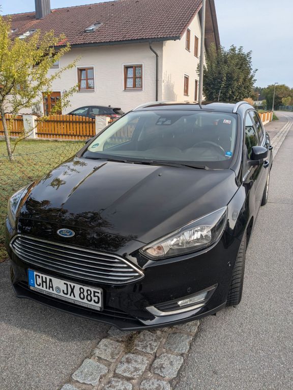Ford Focus 98.300 km 10.300 € Roding 93426
