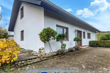 Haus Durbach - 8 Zimmer, 227 m&sup2;, 499.000&euro; | Angebot:23402142