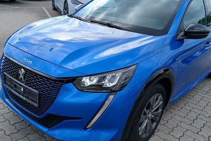Peugeot 208 27.200 km 18.990 &euro; Bad Segeberg 23795