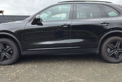 Porsche Cayenne 279.000 km 15.500 € Essen 45307