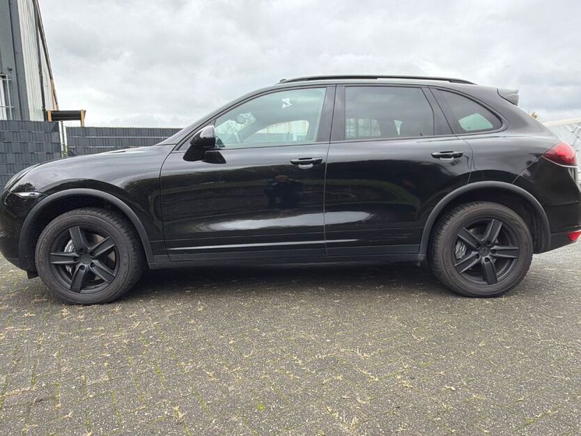 Porsche Cayenne 279.000 km 15.500 € Essen 45307