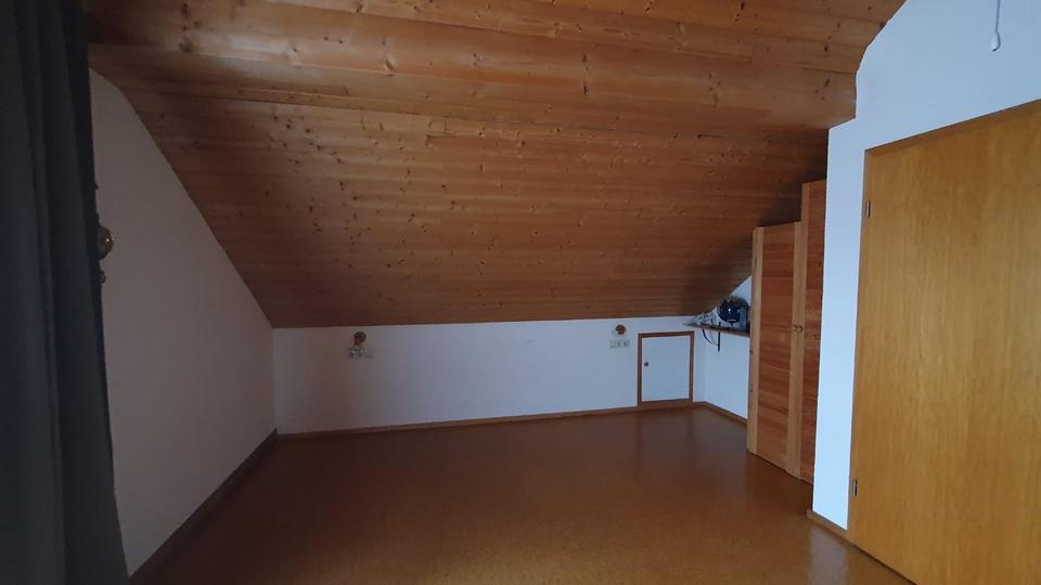 Etagenwohnung Wendlingen am Neckar - 4.5 Zimmer, 150 m&sup2;, 1.750&euro; | Angebot:25329928