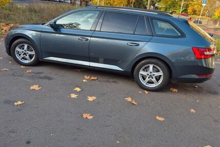 Skoda Superb 193.000 km 11.300 € Frankfurt 64135