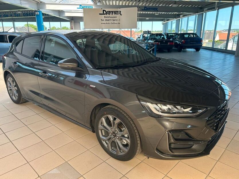 Ford Focus 2.750 km 29.190 € Batzhausen 92358