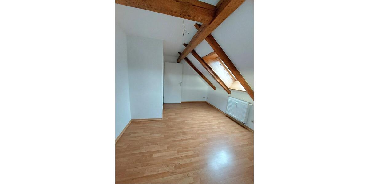 Dachgeschoßwohnung Großröhrsdorf - 3 Zimmer, 66 m&sup2;, 509&euro; | Angebot:25352422