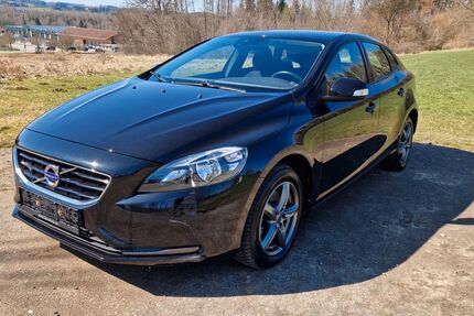 Volvo V40 135.198 km 9.440 &euro; Baisweil 87650