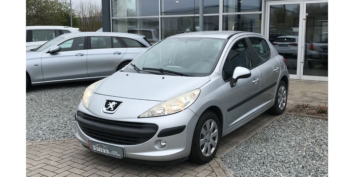 Peugeot 207 98.000 km 3.199 &euro; Lilienthal 28865
