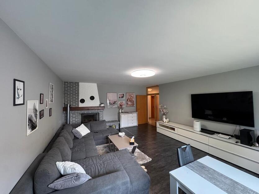 4-Zimmerwohnung Erdgeschoss mit Garage und Balkon !