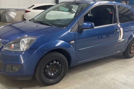 Ford Fiesta 88.000 km 2.800 &euro; Angermünde 16278