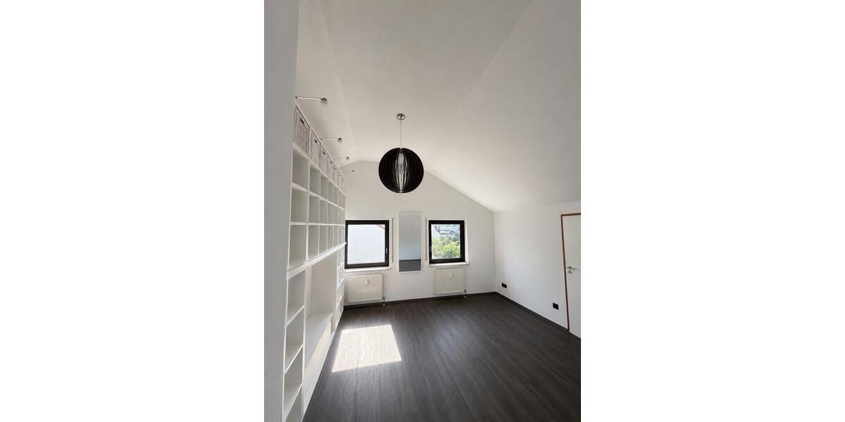 Dachgeschoßwohnung Heilbronn Frankenbach - 2.5 Zimmer, 65 m&sup2;, 285.000&euro; | Angebot:27120252