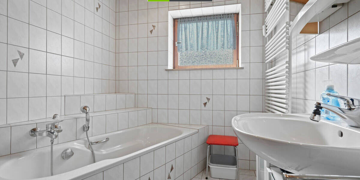 Mehrfamilienhaus, Wohnhaus Bad Buchau - 8 Zimmer, 216 m&sup2;, 498.000&euro; | Angebot:25693490