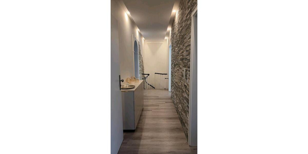 Doppelhaushälfte Pforzheim Nordstadt - 7 Zimmer, 130 m&sup2;, 500.000&euro; | Angebot:27232222
