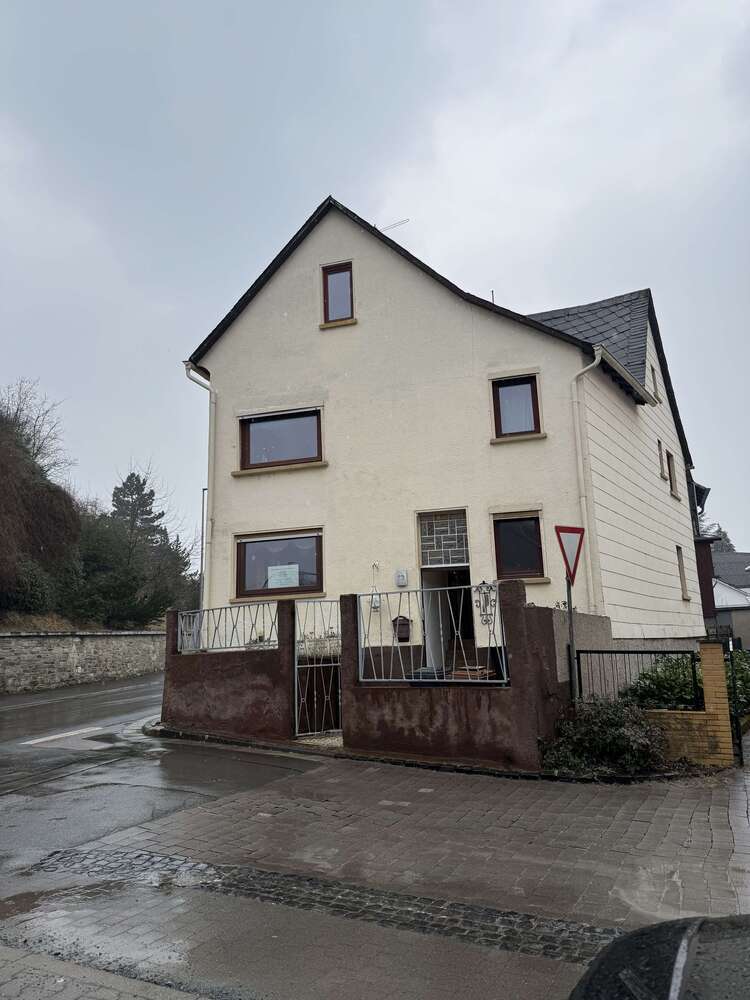 Haus zum Kaufen in Villmar Weyer 126.000 € 142 m²